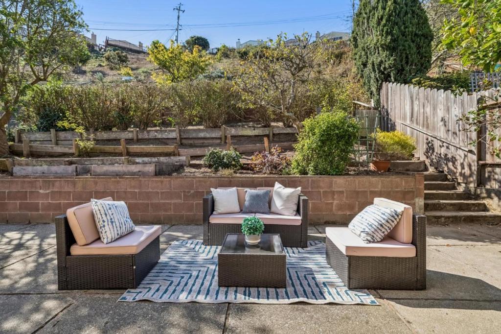 ML82063949 Property Photo 26