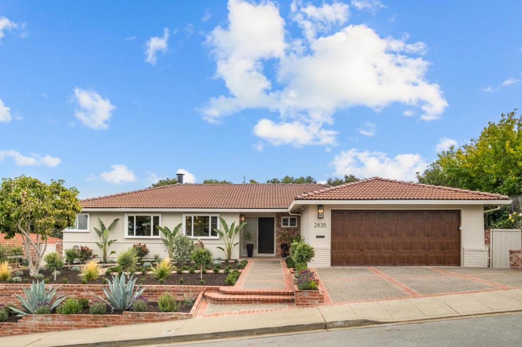 2835 Arguello Drive Property Photo 1