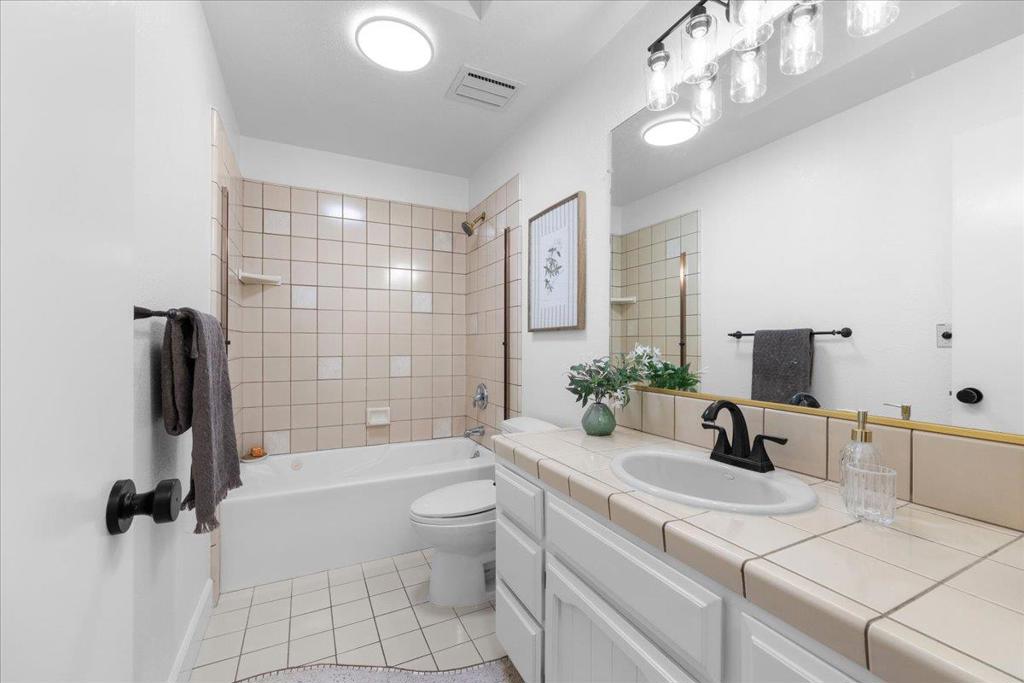 1314 Vancouver Way Property Photo 29