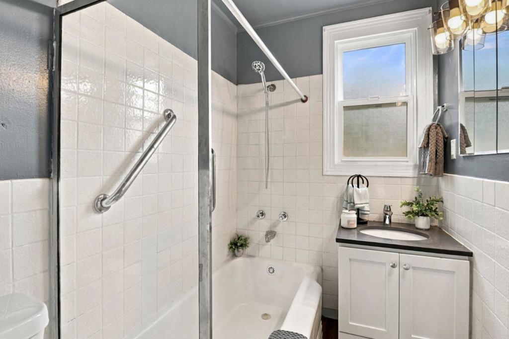 527 Fremont Avenue Property Photo 27