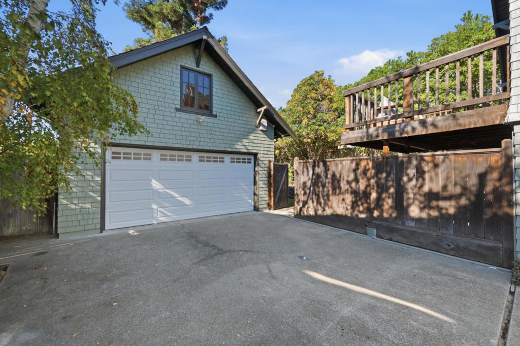 1312 Edgehill Drive Property Photo 43