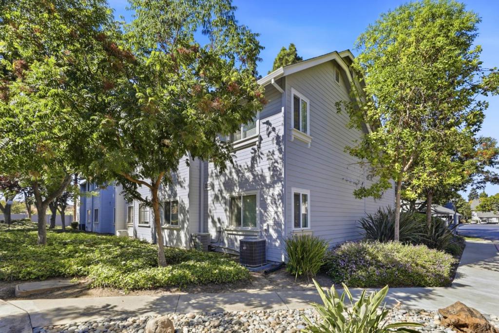 ML82063969 Property Photo 36