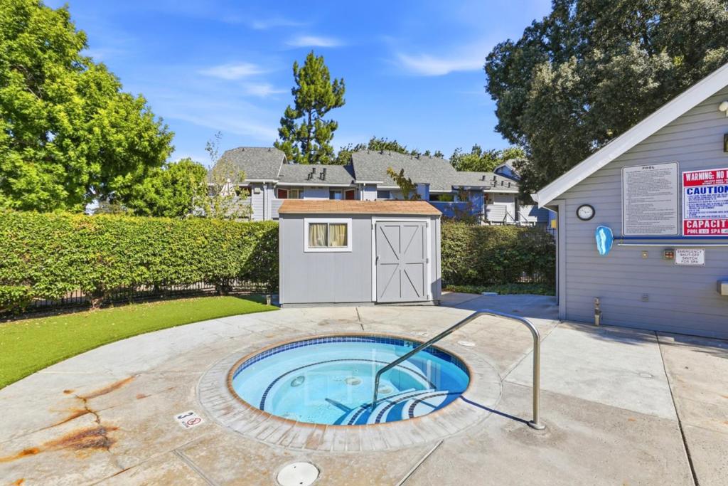 ML82063969 Property Photo 41