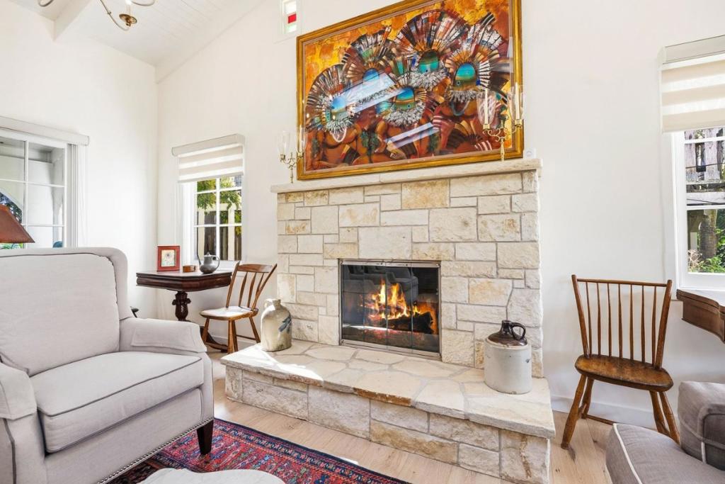 269 Camino Del Monte Property Photo 5