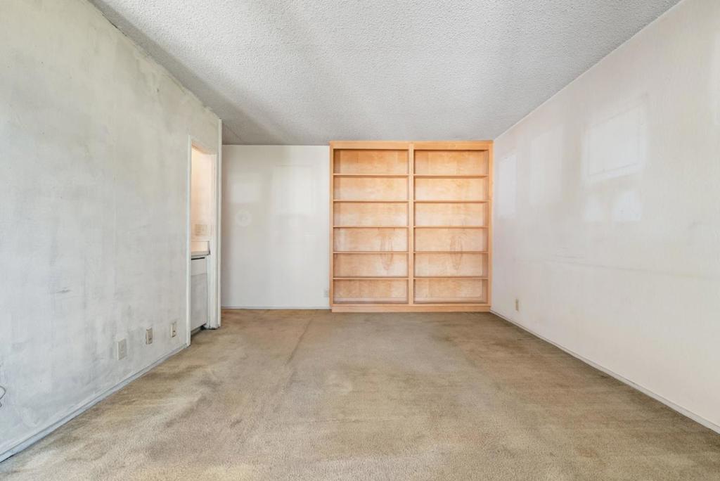 966 Kiely Boulevard H Property Photo 8