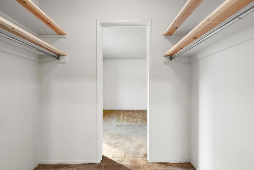 966 Kiely Boulevard H Property Photo 11