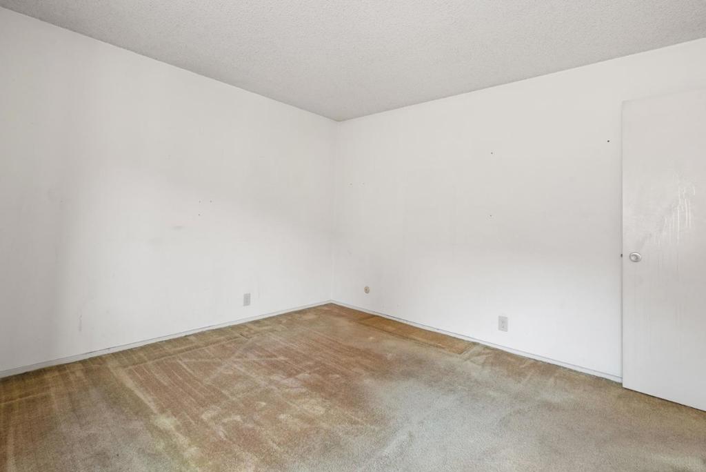 966 Kiely Boulevard H Property Photo 12