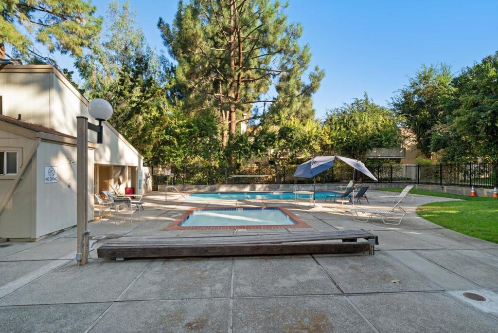 966 Kiely Boulevard H Property Photo 13