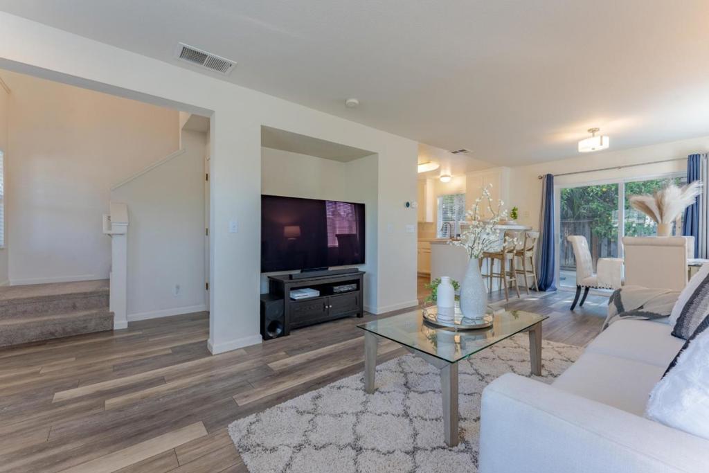 930 Casciano Circle Property Photo 7