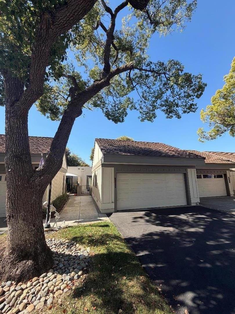 6174 Montgomery Place Property Photo 1