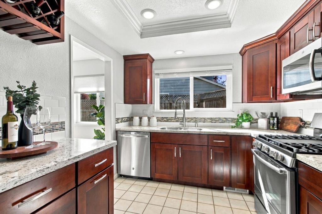 1596 Camden Village Circle Property Photo 6