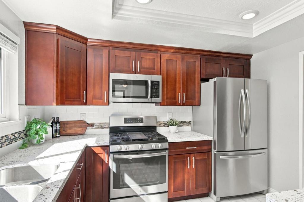 1596 Camden Village Circle Property Photo 7