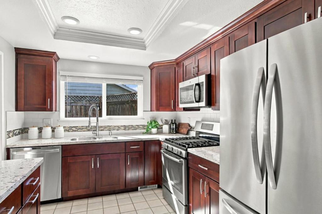 1596 Camden Village Circle Property Photo 8