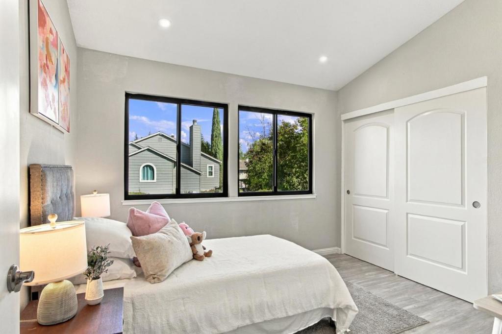 1596 Camden Village Circle Property Photo 17