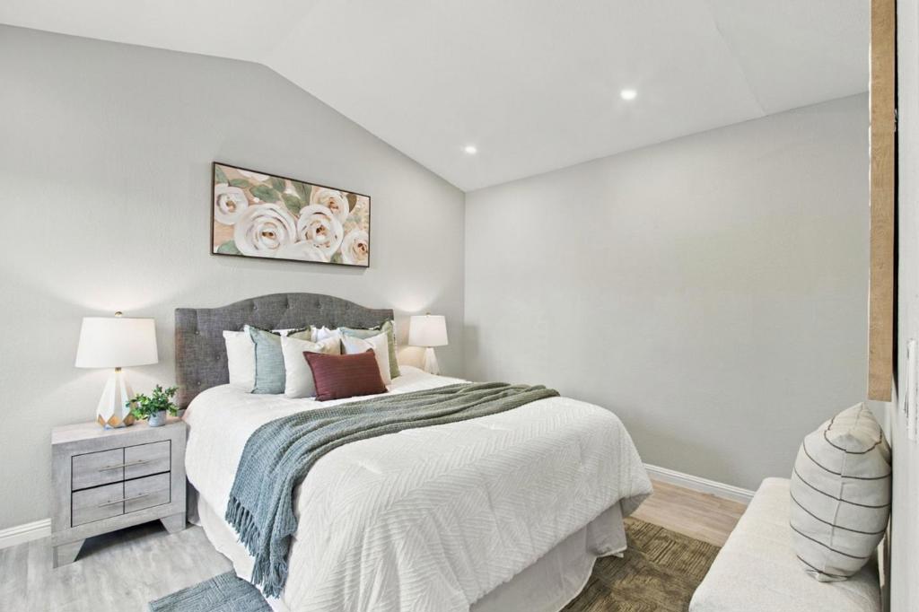 1596 Camden Village Circle Property Photo 19