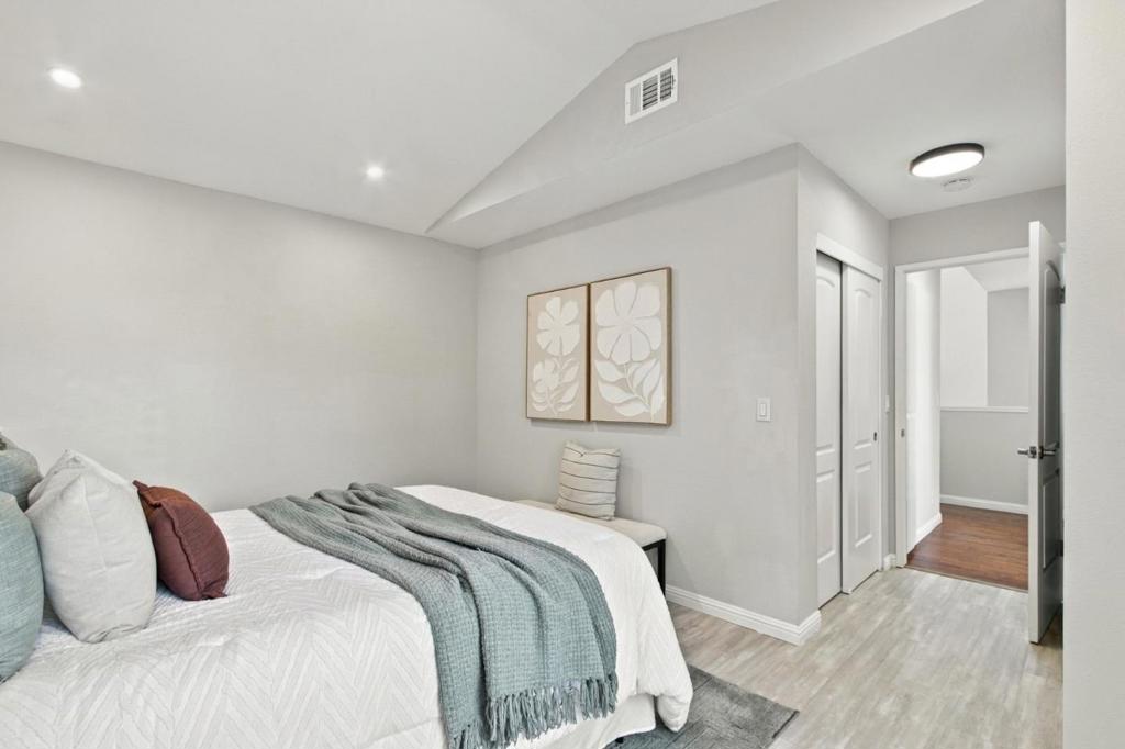 1596 Camden Village Circle Property Photo 20