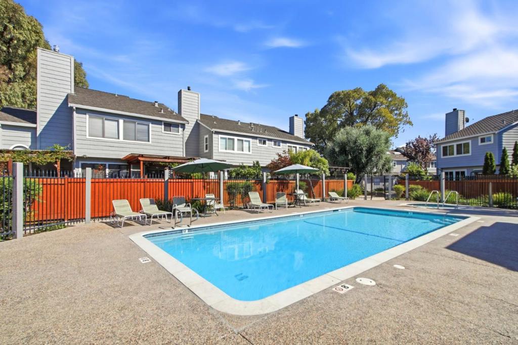 1596 Camden Village Circle Property Photo 31