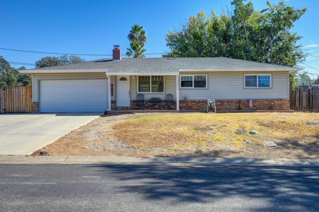 471 Raymond Drive Property Photo 1