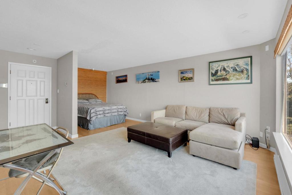 1451 Montgomery Street 6 Property Photo 6