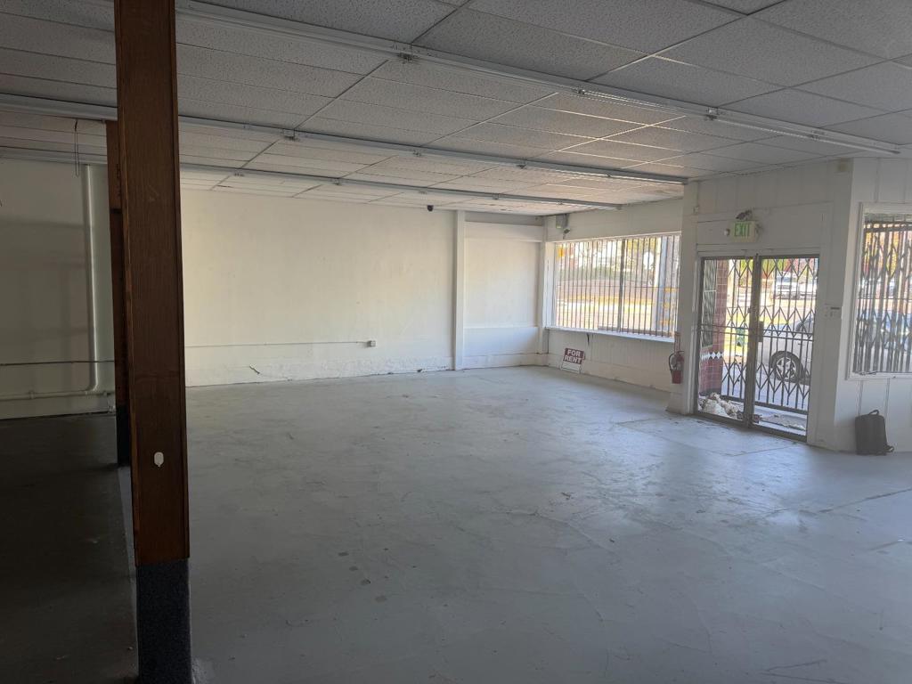405407 Girard Street Property Photo 5