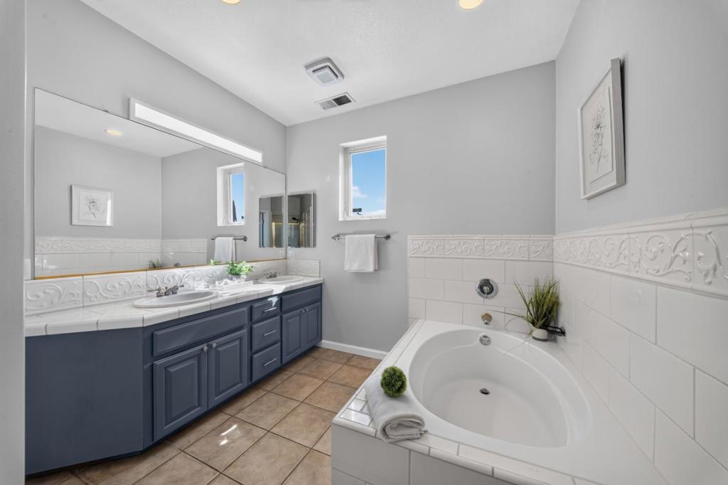 462 Marble Arch Avenue Property Photo 37