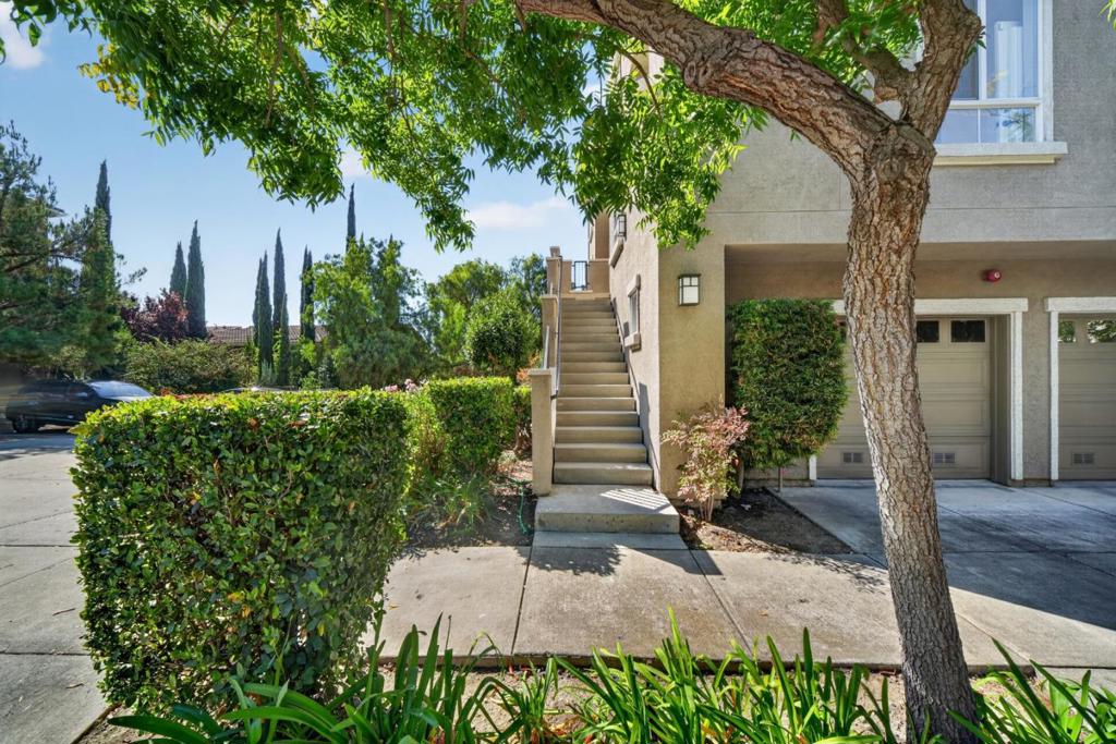 462 Marble Arch Avenue Property Photo 47