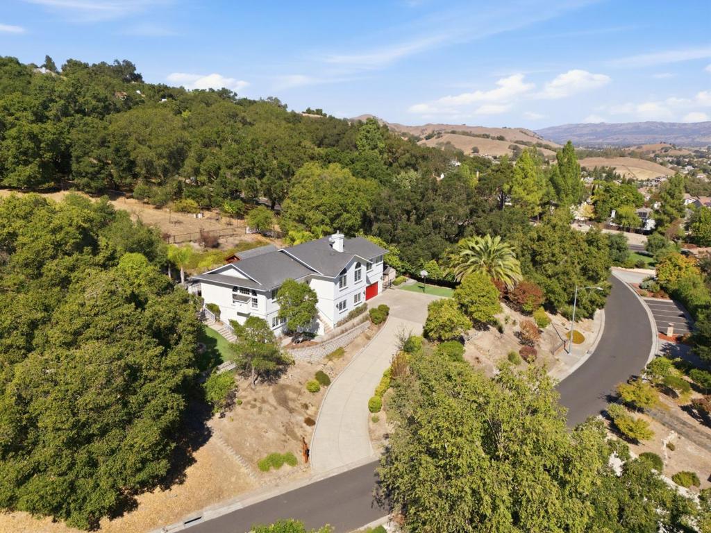 1885 Hollyhock Lane Property Photo 4