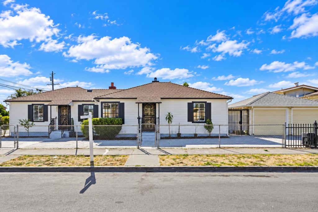 93339337 Cherry Street Property Photo 1