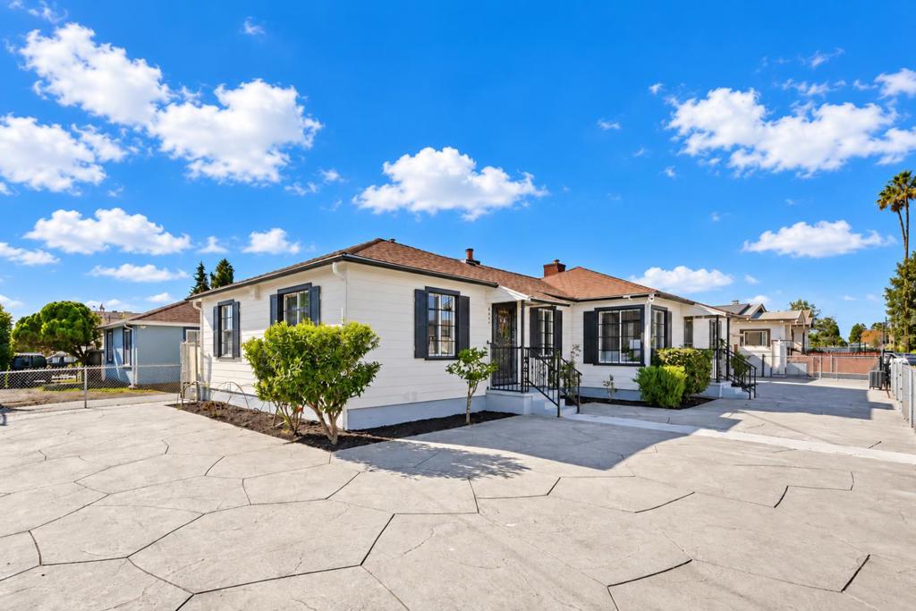 93339337 Cherry Street Property Photo 3