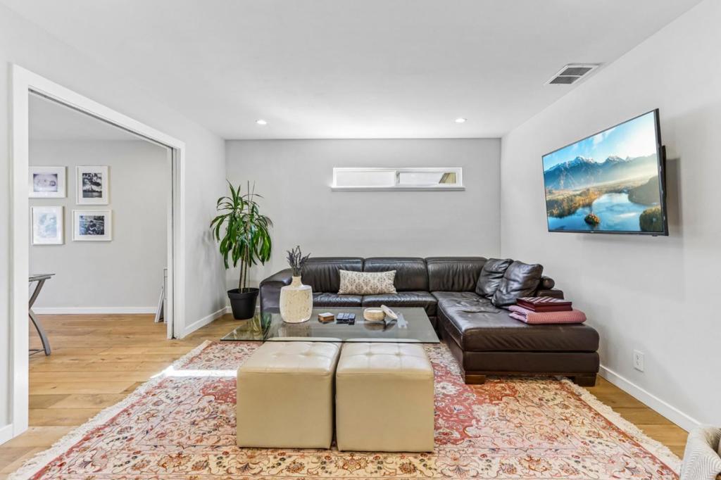 6175 Meridian Avenue Property Photo 3