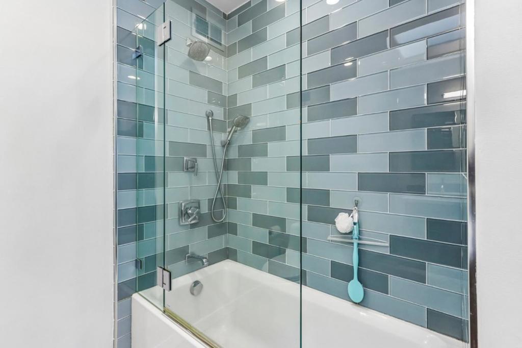 6175 Meridian Avenue Property Photo 15
