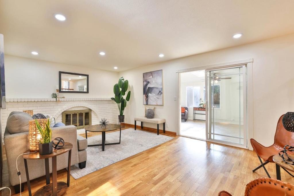 2022 Admiral Place Property Photo 7