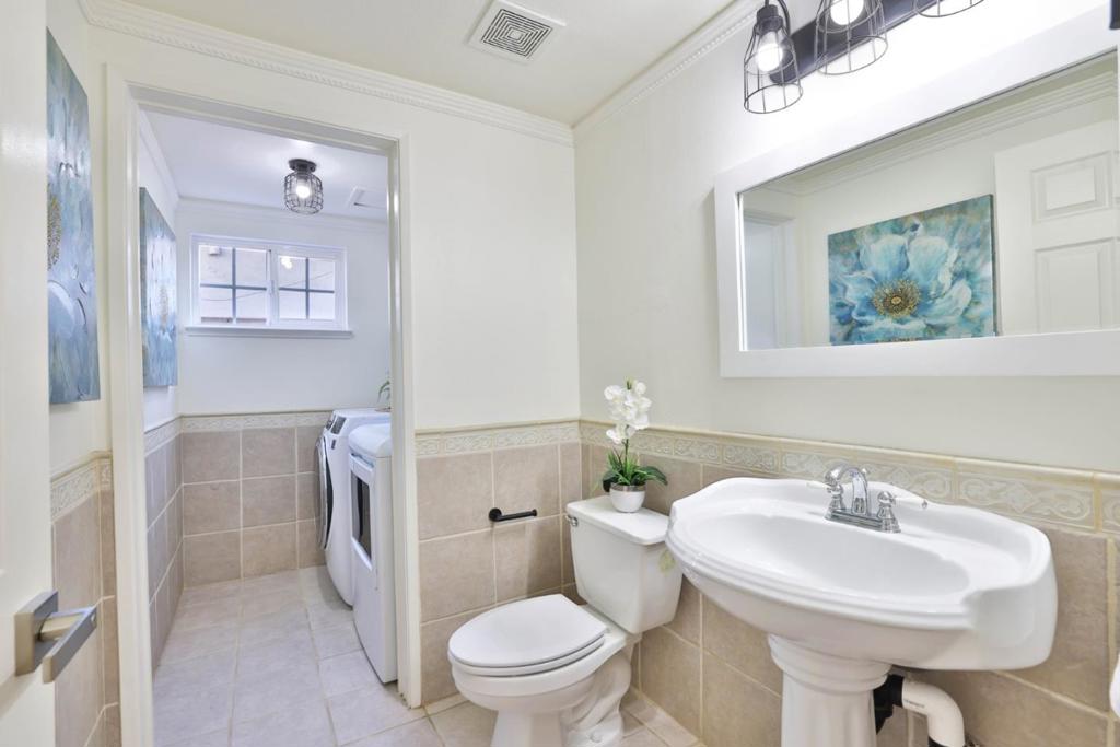 2022 Admiral Place Property Photo 12