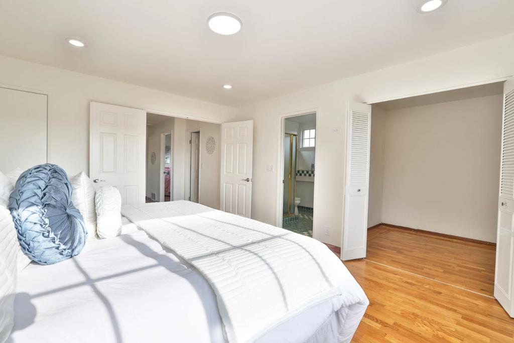 2022 Admiral Place Property Photo 22