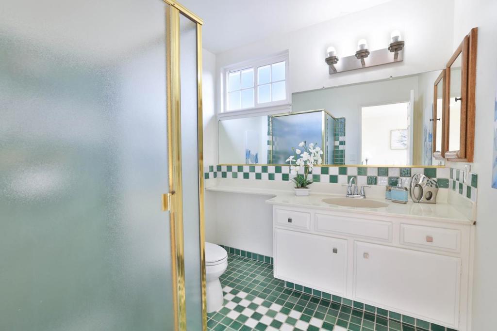 2022 Admiral Place Property Photo 24