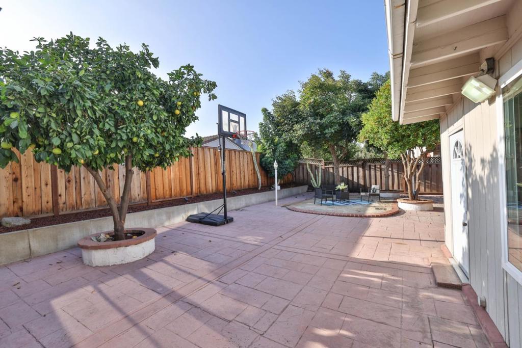 2022 Admiral Place Property Photo 26