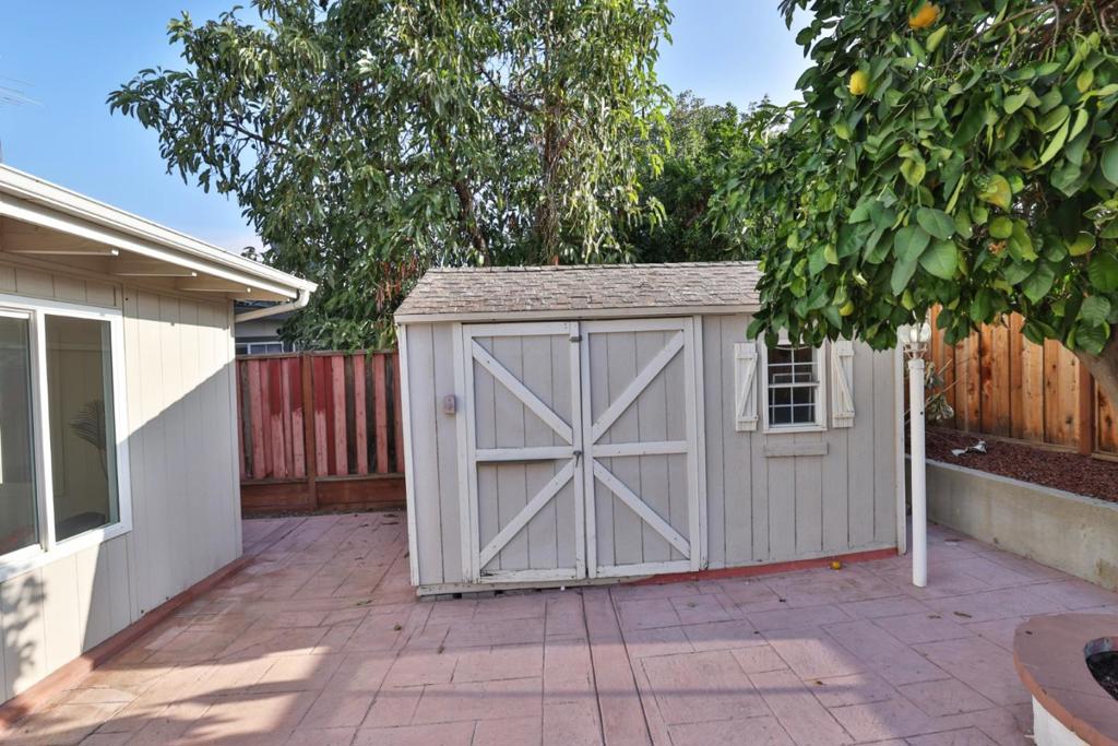 2022 Admiral Place Property Photo 28