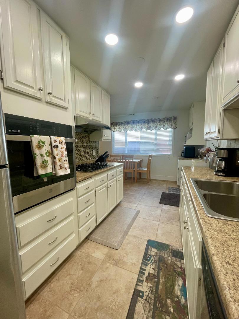 31067 Hershey Way Property Photo 8