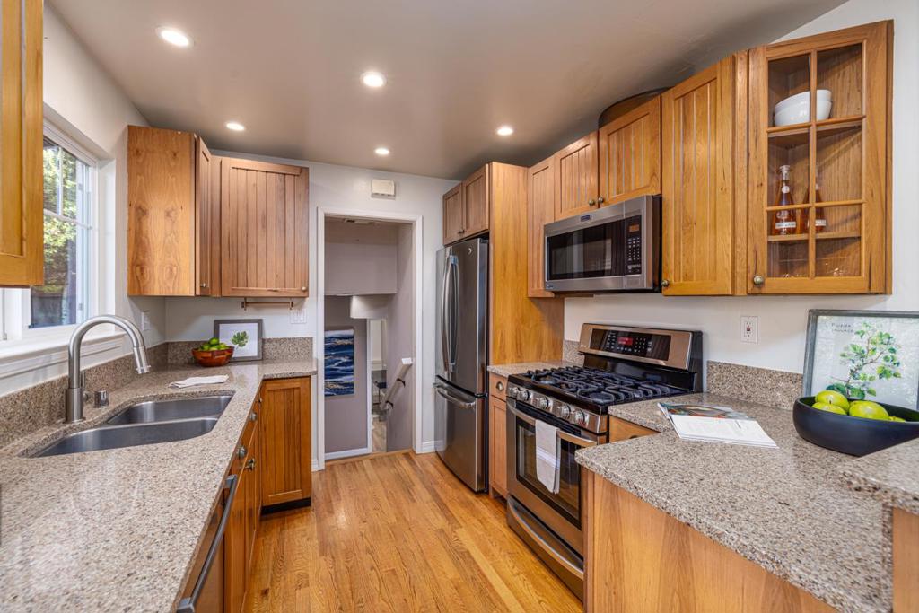 387 13th Street Property Photo 15