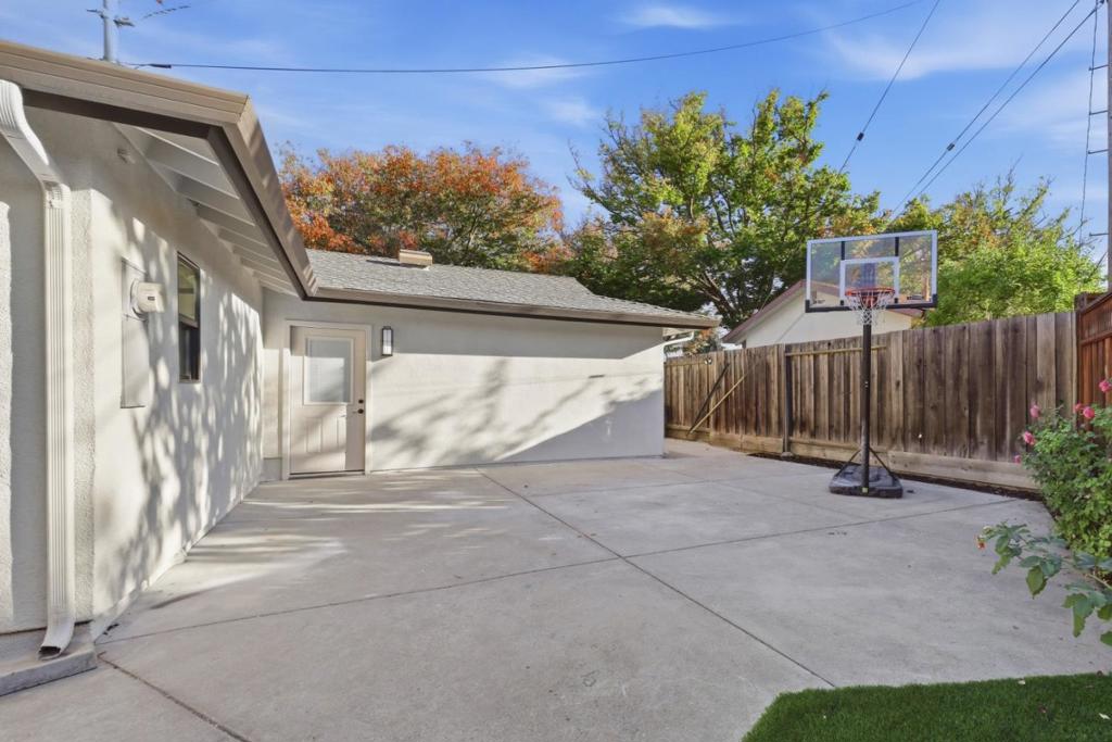5012 Lassen Avenue Property Photo 89