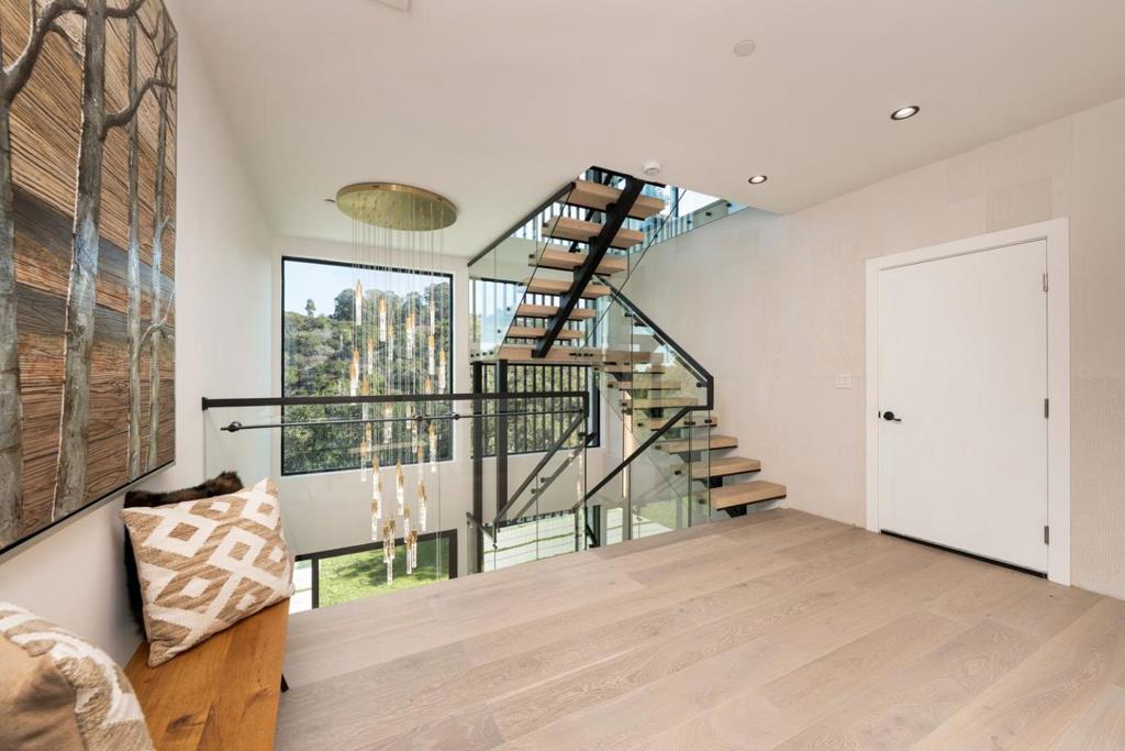 910 La Senda Road Property Photo 8
