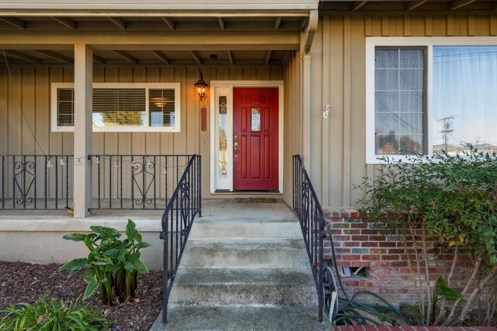 2273 Beckham Way Property Photo 4