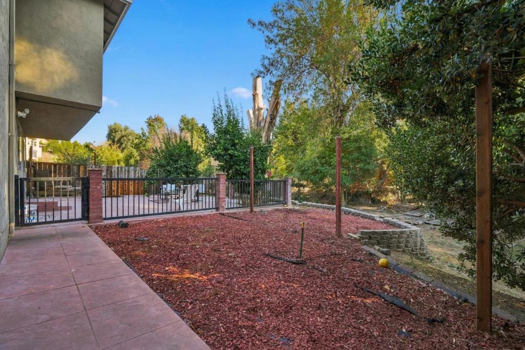 2273 Beckham Way Property Photo 30