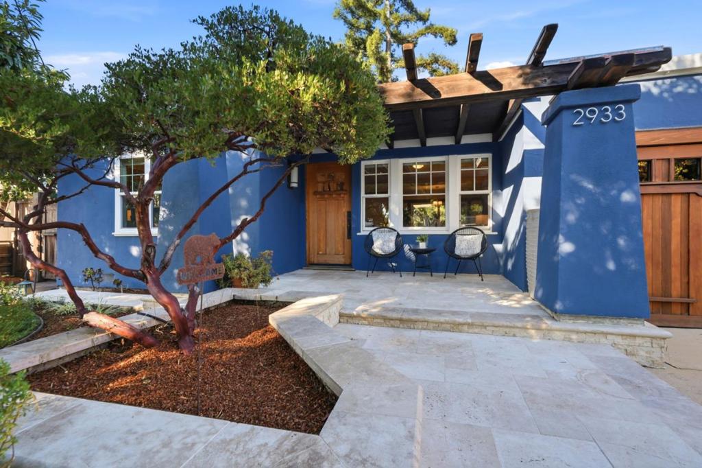 2933 Glendale Avenue Property Photo 1