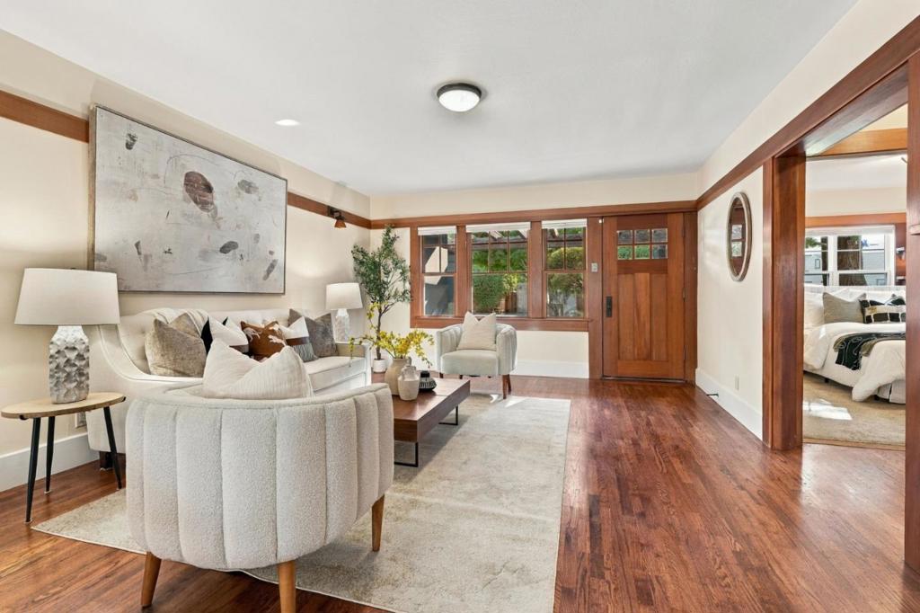 2933 Glendale Avenue Property Photo 8