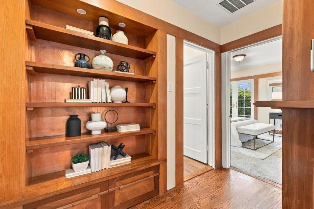 2933 Glendale Avenue Property Photo 14