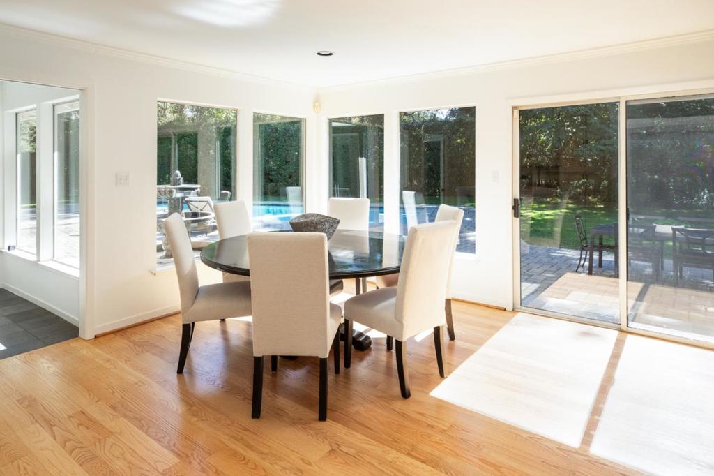 98 Rebecca Lane Property Photo 6