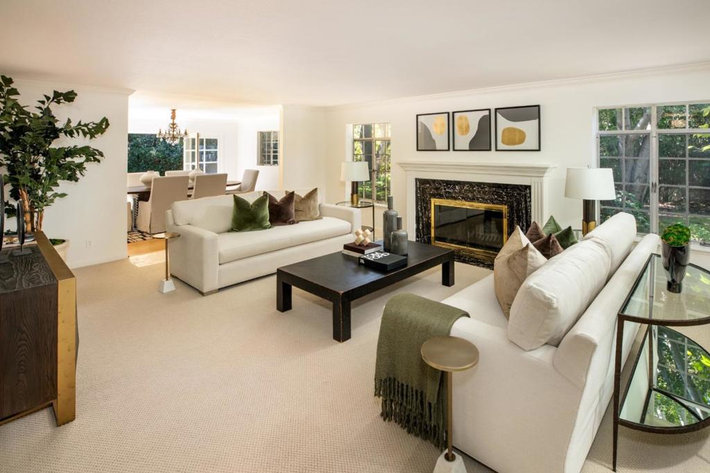 98 Rebecca Lane Property Photo 11