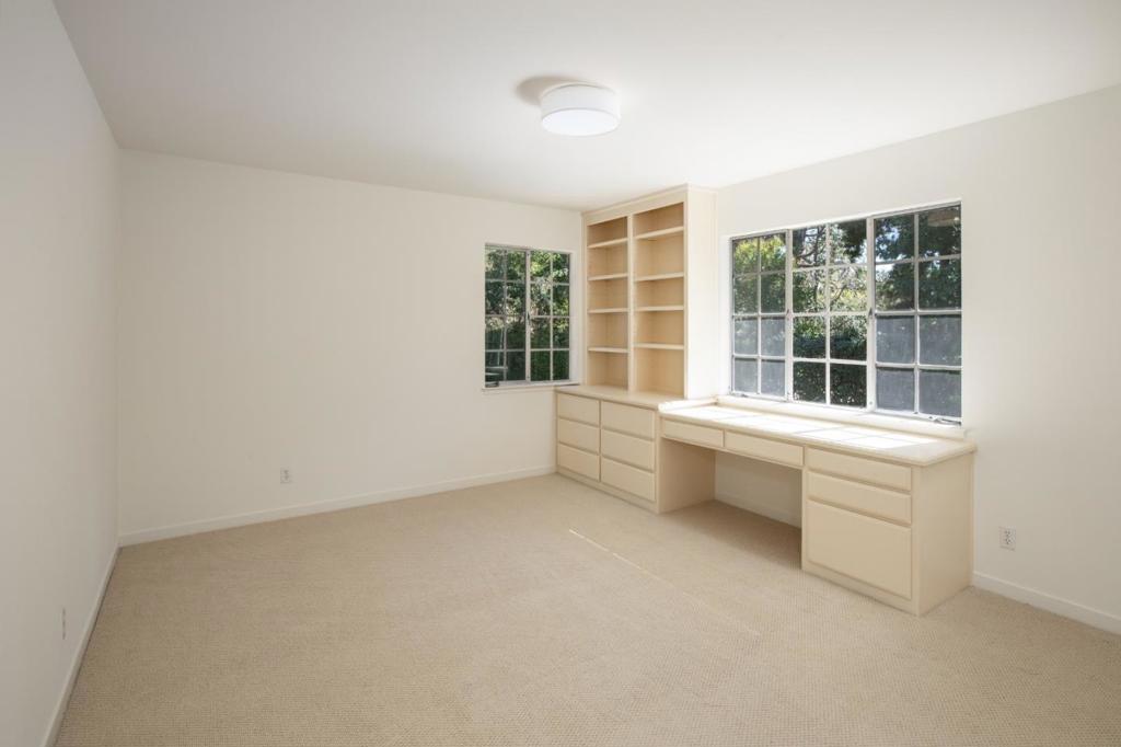 98 Rebecca Lane Property Photo 19