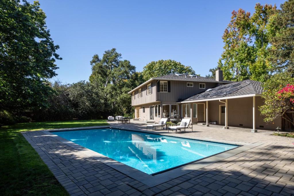 98 Rebecca Lane Property Photo 24
